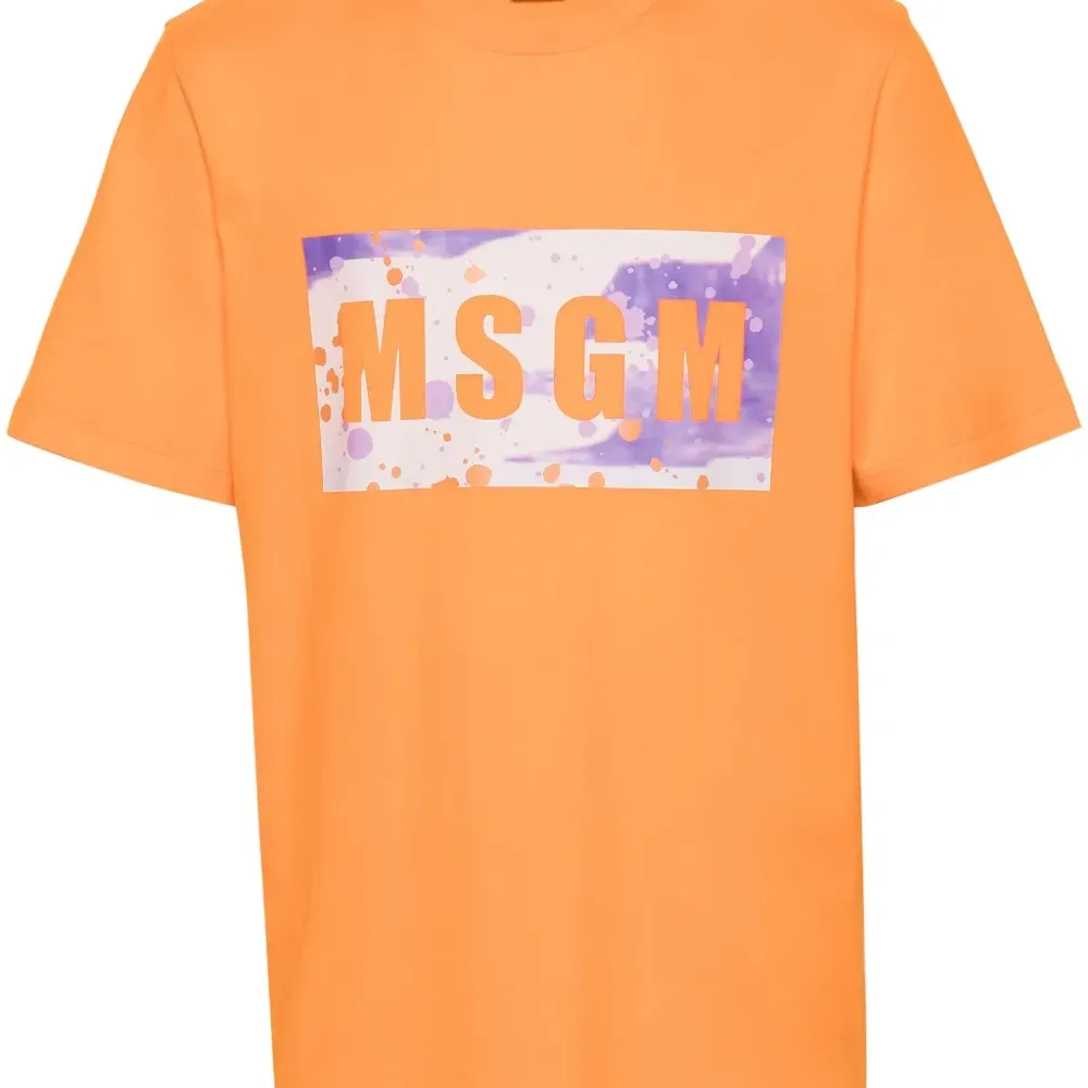 Футболка с логотипом