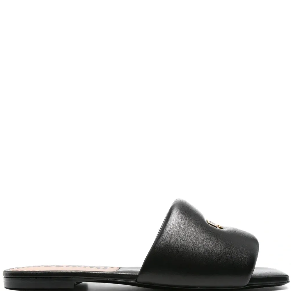 Шлепанцы с логотипом