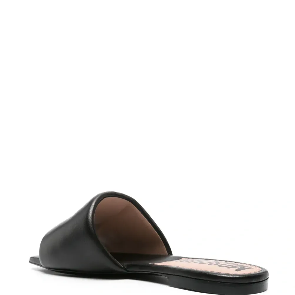 Шлепанцы с логотипом