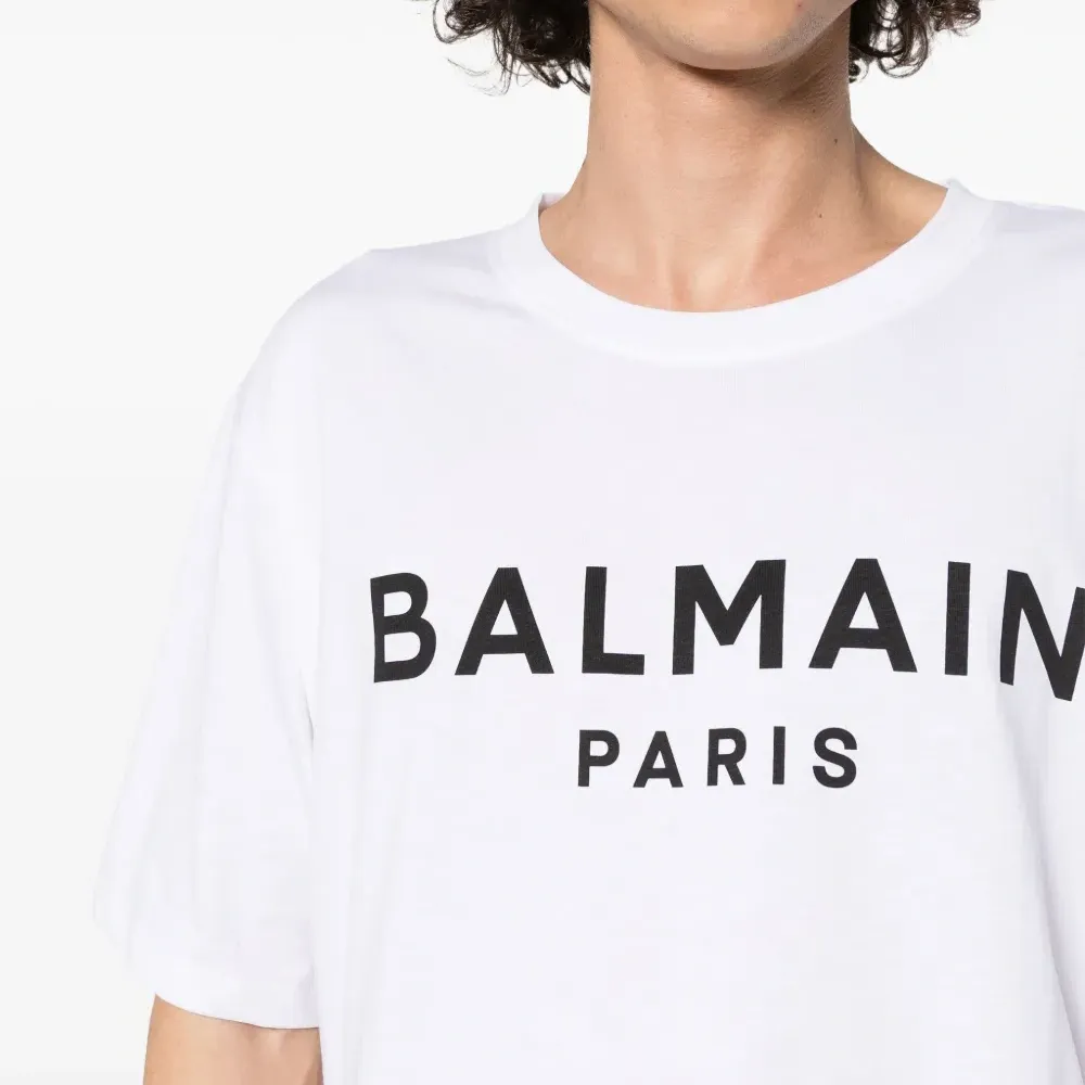 Футболка с логотипом