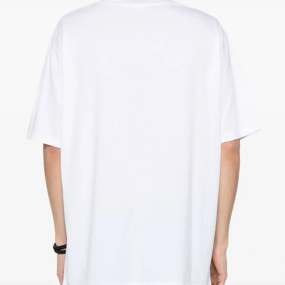 Футболка с логотипом