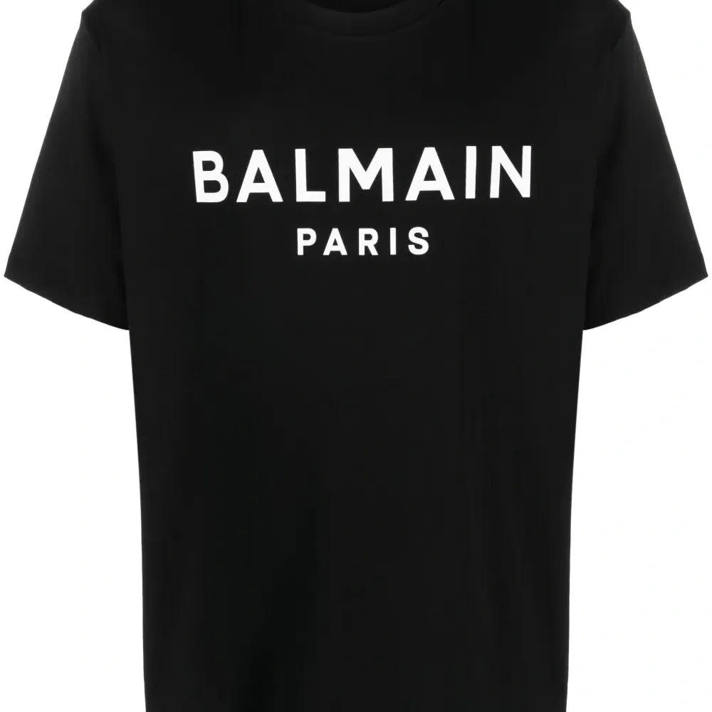 Футболка с логотипом