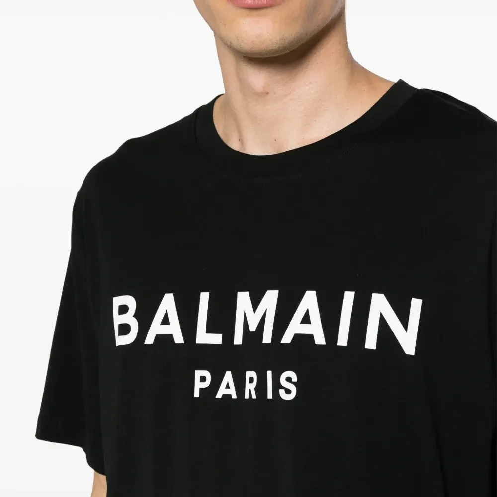 Футболка с логотипом