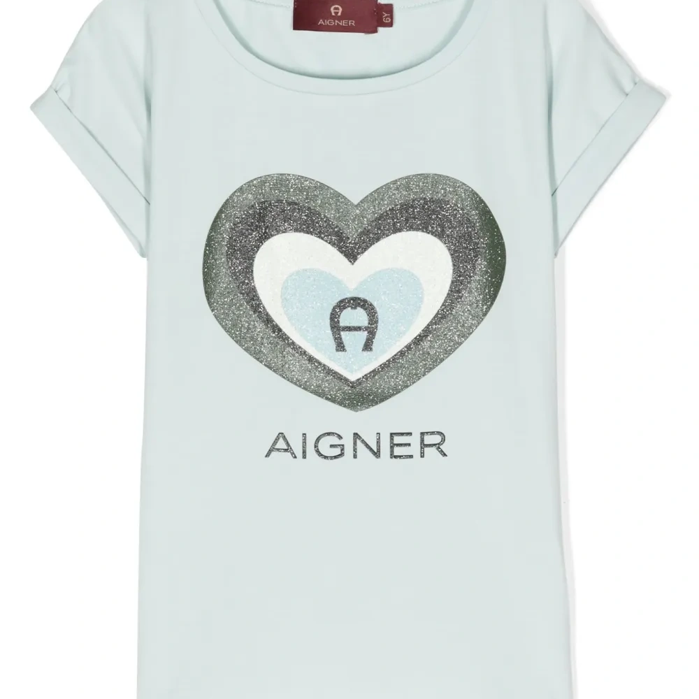 Футболка с логотипом