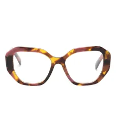 Очки в геометричной оправе