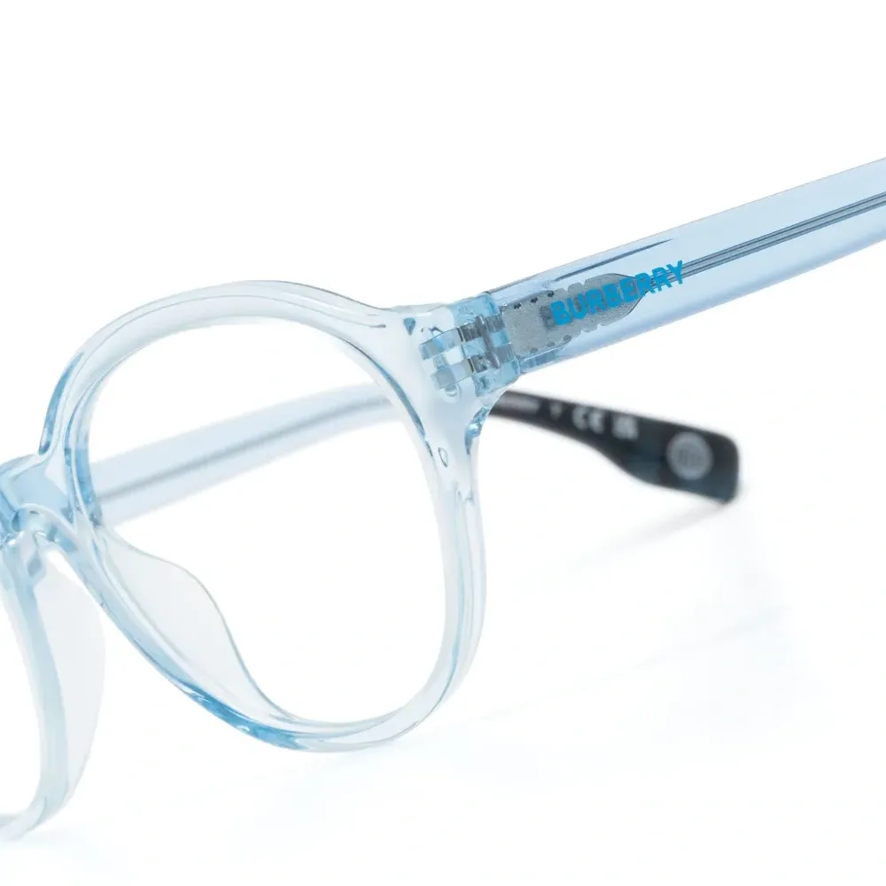 Солнцезащитные очки в прозрачной оправе