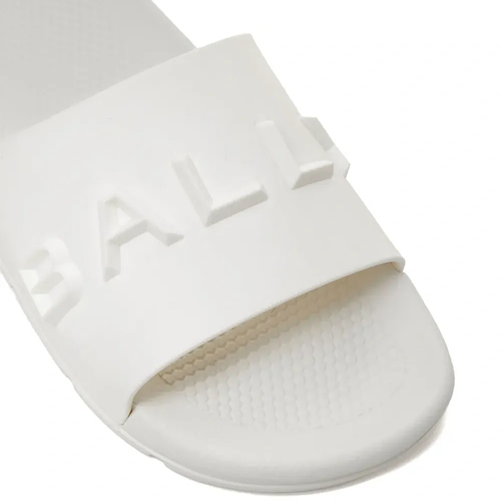 Шлепанцы с тисненым логотипом Шлепанцы с тисненым логотипом