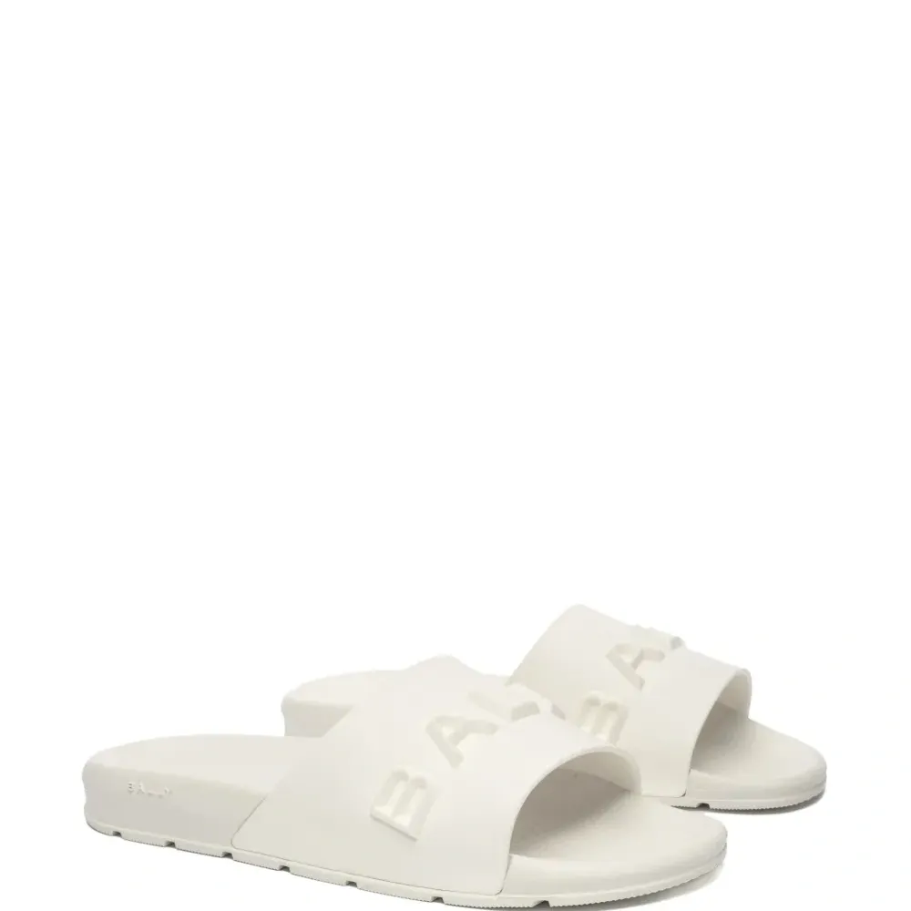 Шлепанцы с тисненым логотипом Шлепанцы с тисненым логотипом