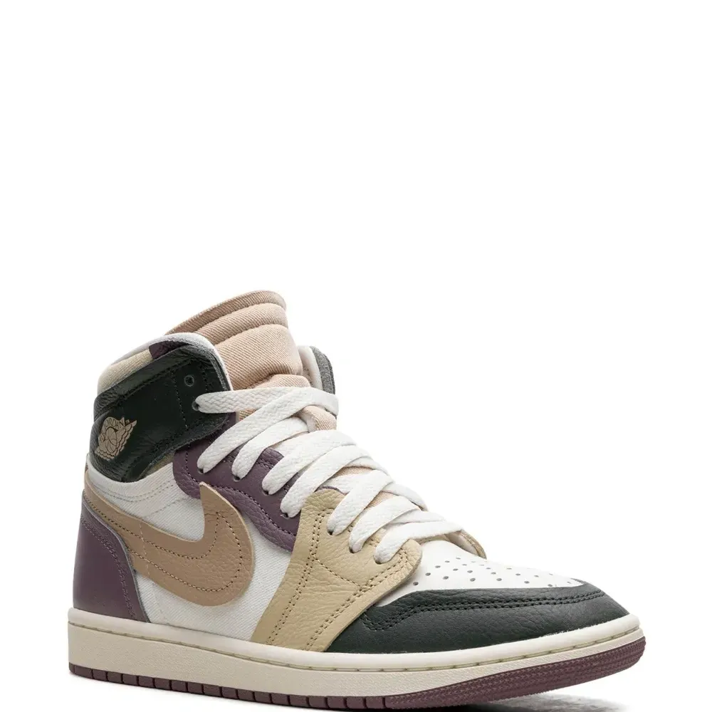 Кроссовки Air Jordan 1 High Galactic Jade Кроссовки Air Jordan 1 High Galactic Jade