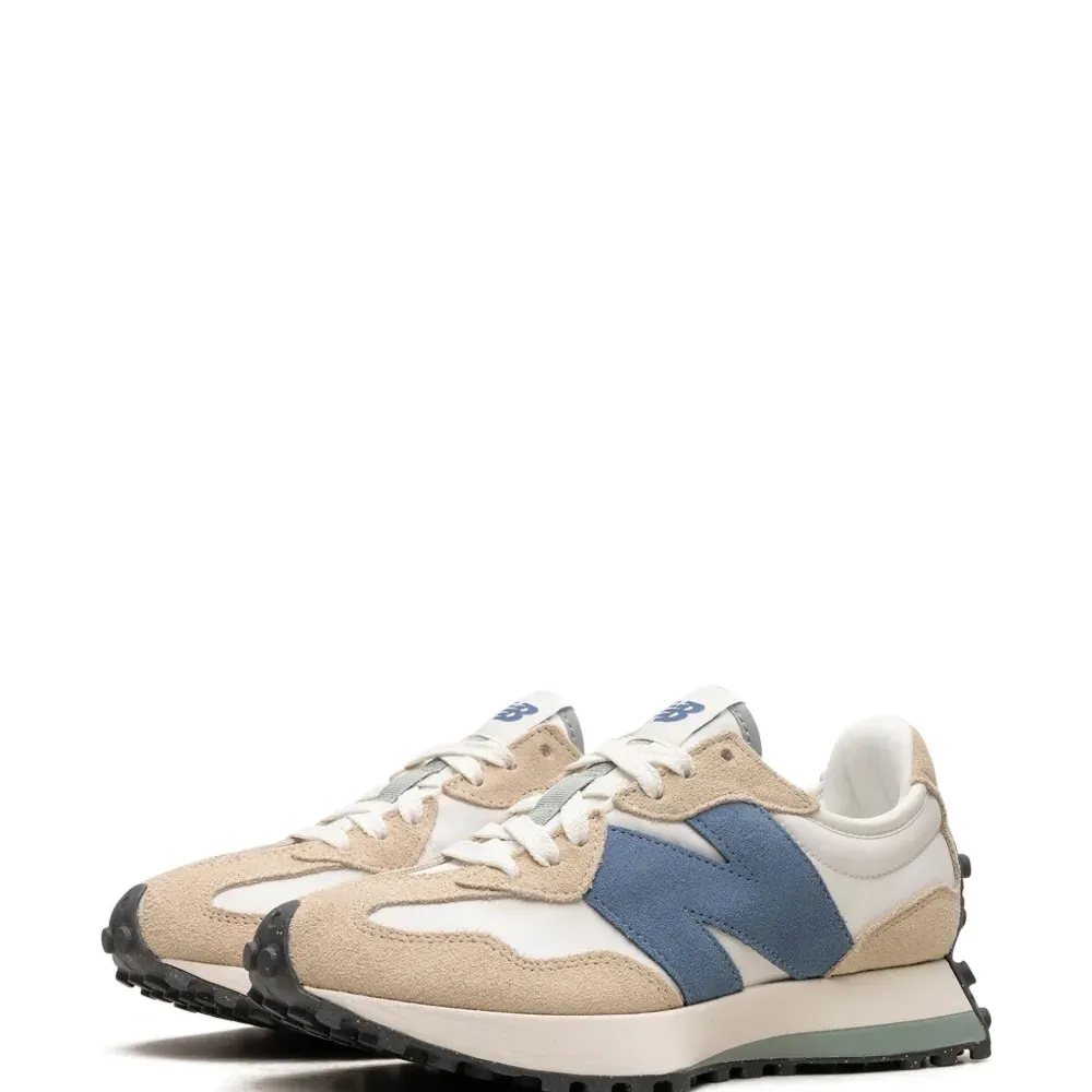 Кроссовки 327