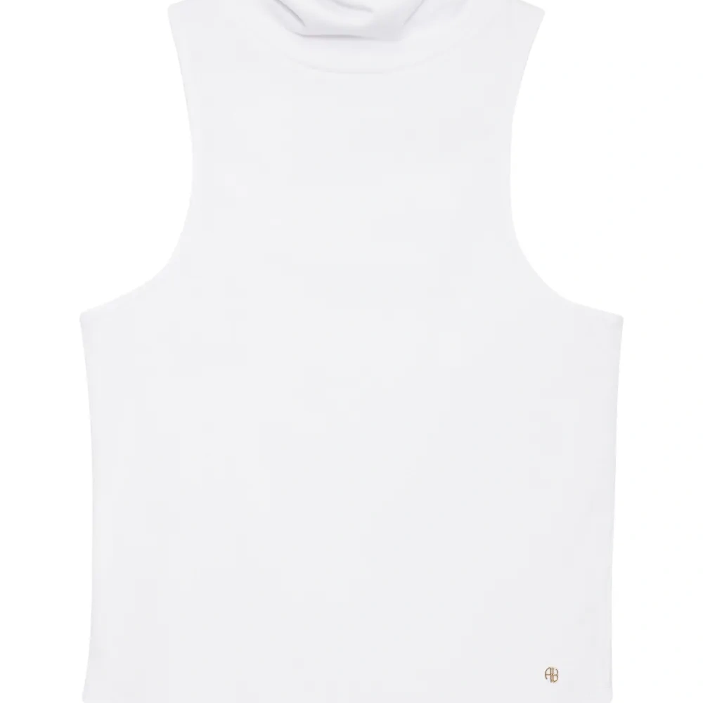 Топ Jennie с высоким воротником