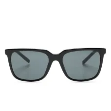 солнцезащитные очки в квадратной оправе