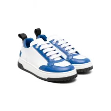 Кроссовки с вышитым логотипом