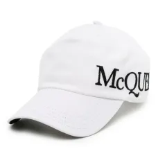 Кепка с вышитым логотипом Кепка с вышитым логотипом
