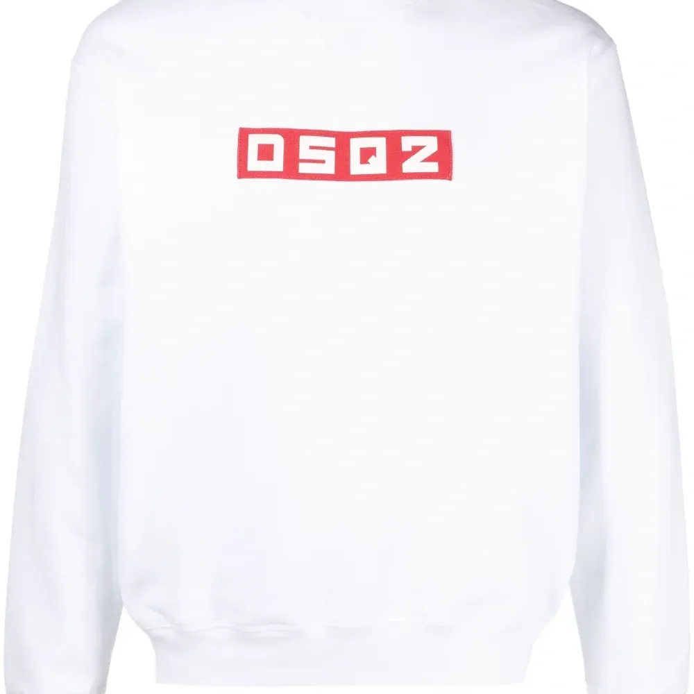 Толстовка с нашивкой-логотипом