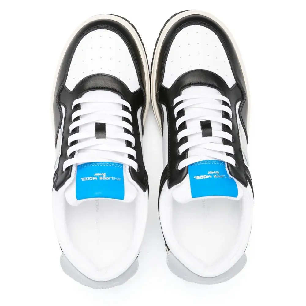 Кеды с нашивкой-логотипом