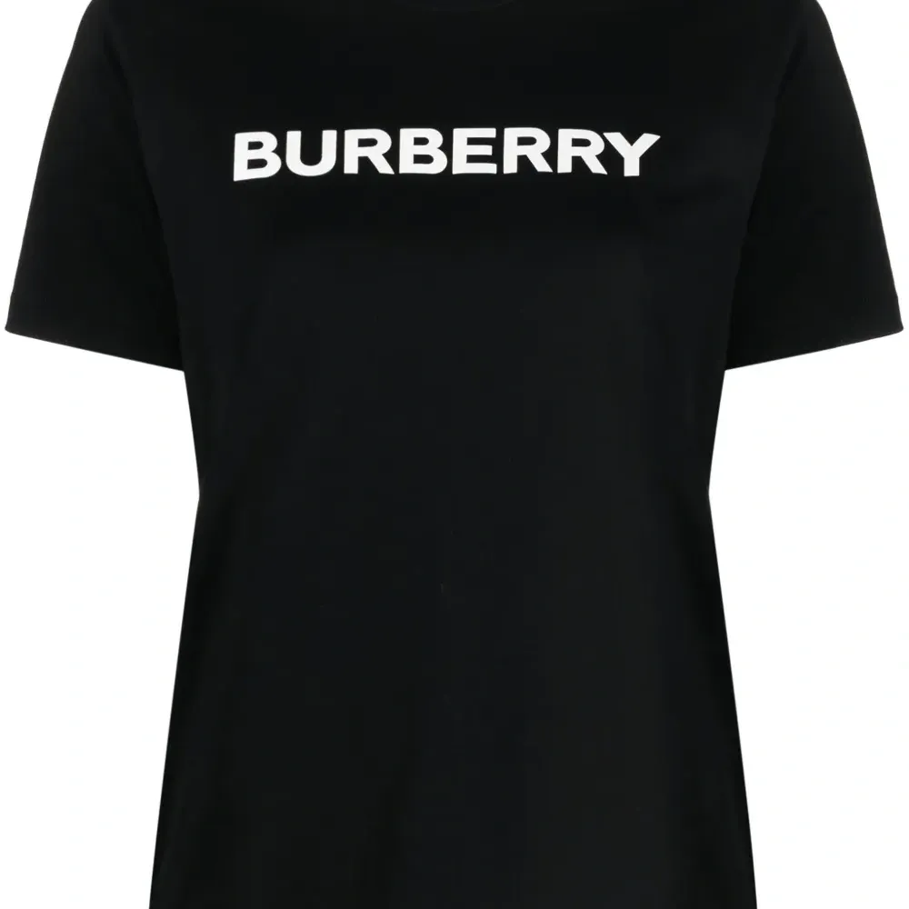 Футболка с логотипом