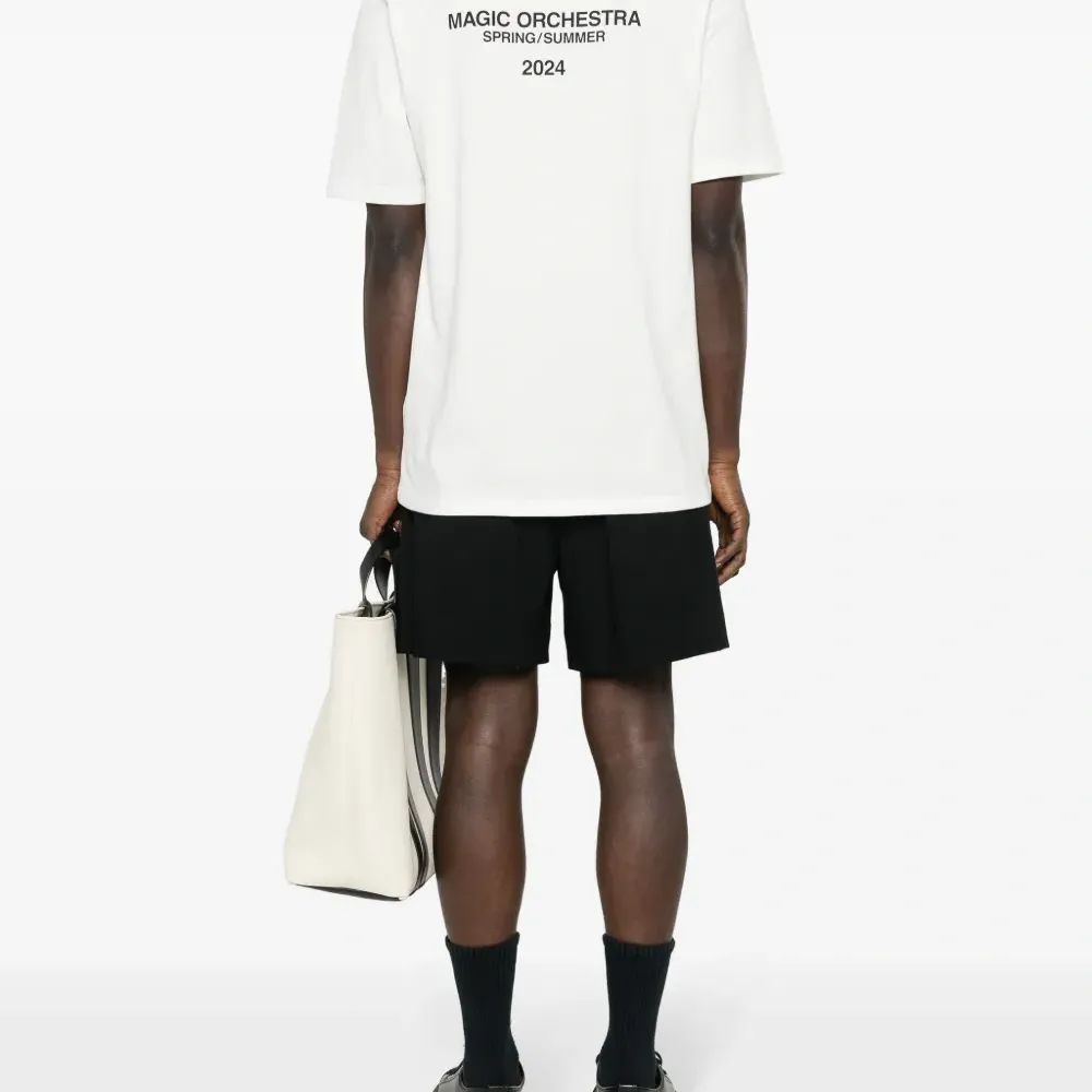 Футболка с логотипом Футболка с логотипом