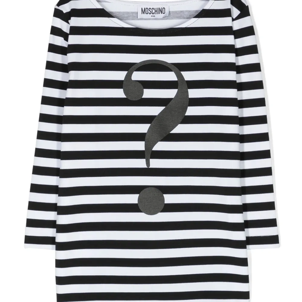 Полосатая футболка с длинными рукавами