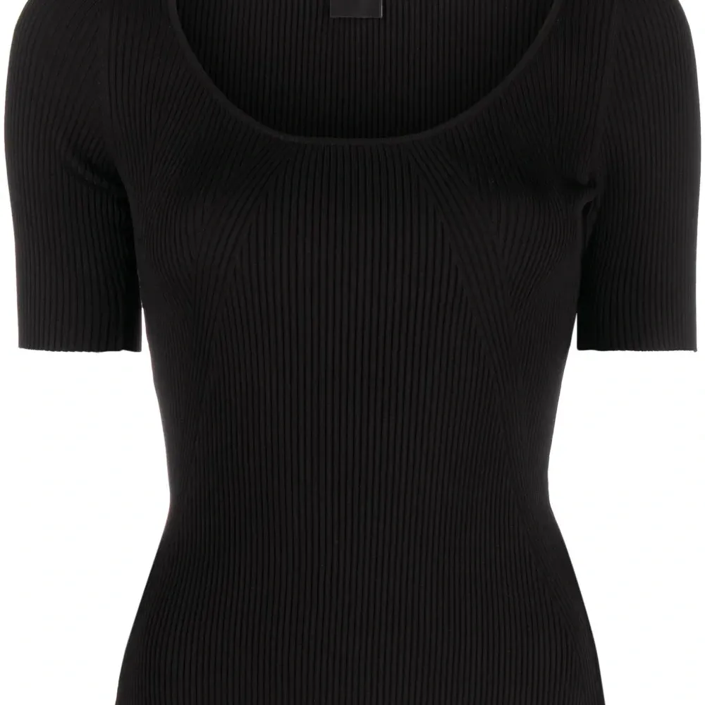 Футболка с круглым вырезом