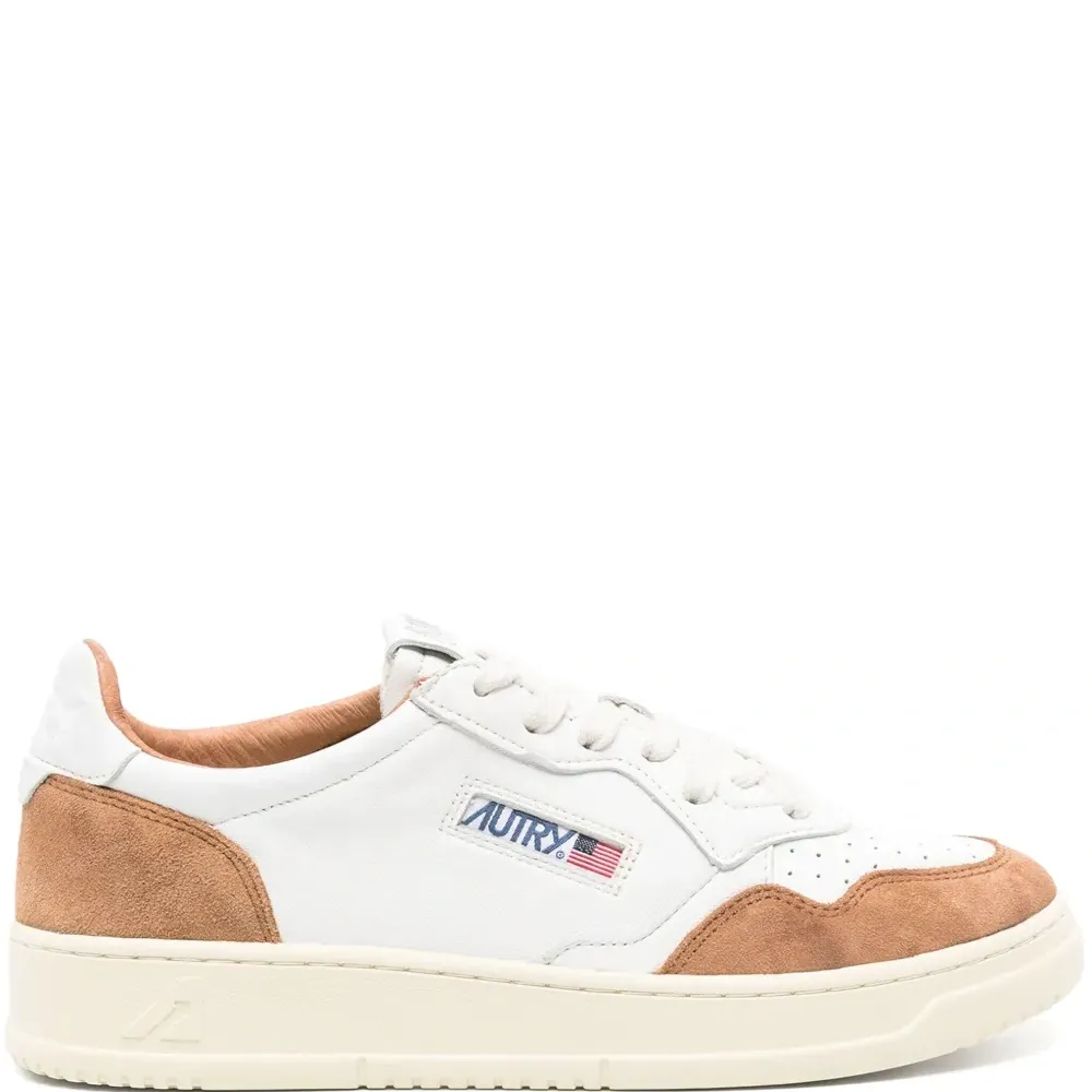 Кеды с нашивкой-логотипом