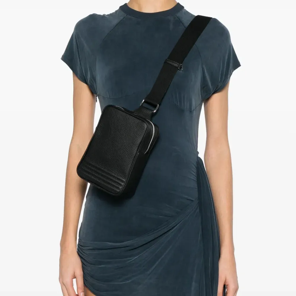 Сумка через плечо Sling Сумка через плечо Sling