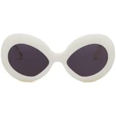 Солнцезащитные очки в массивной оправе