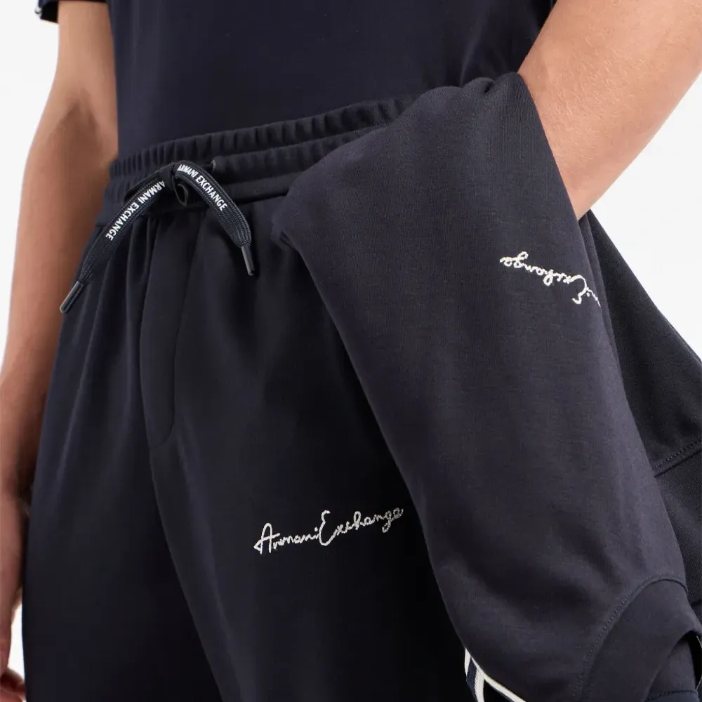 Спортивные брюки с вышитым логотипом