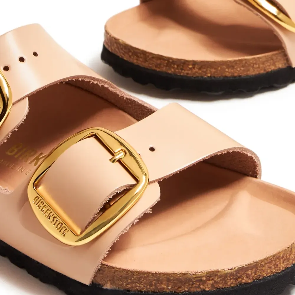 Сандалии с ремешком на пятке и пряжками