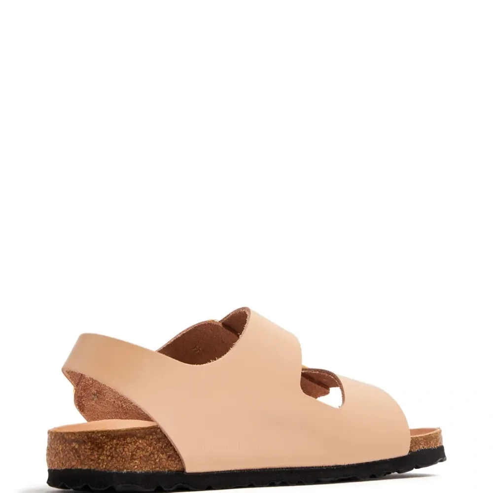 Сандалии с ремешком на пятке и пряжками