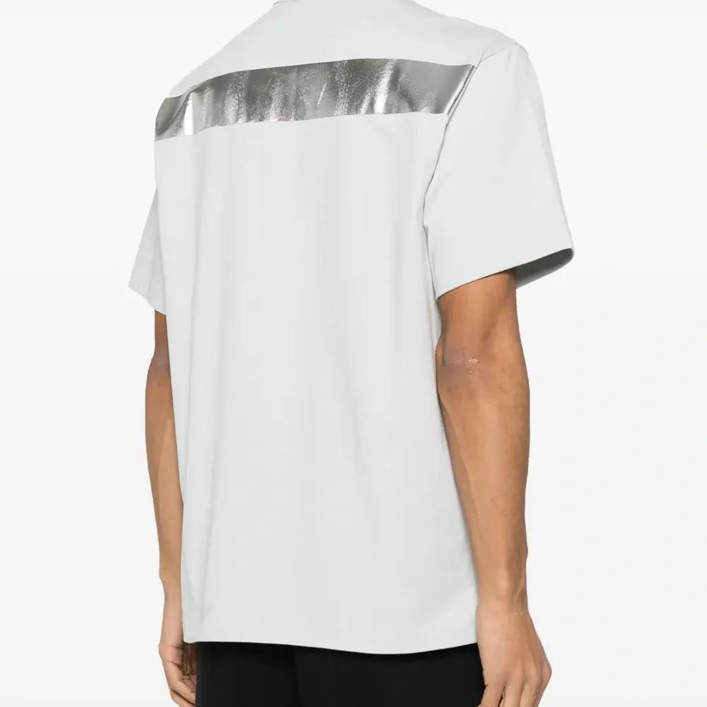 Футболка с эффектом металлик Футболка с эффектом металлик