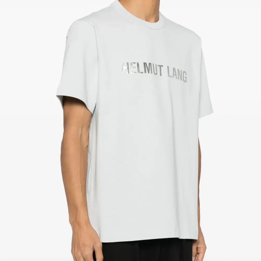 Футболка с эффектом металлик Футболка с эффектом металлик