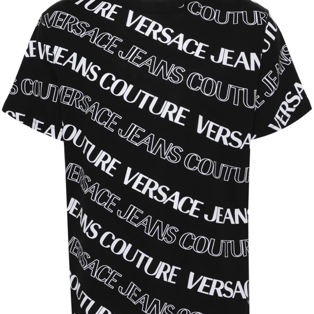 Футболка с логотипом