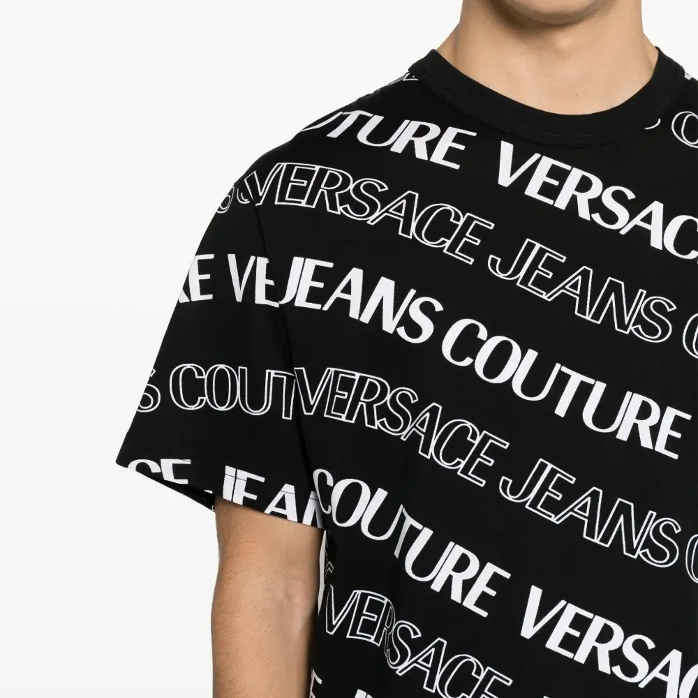 Футболка с логотипом