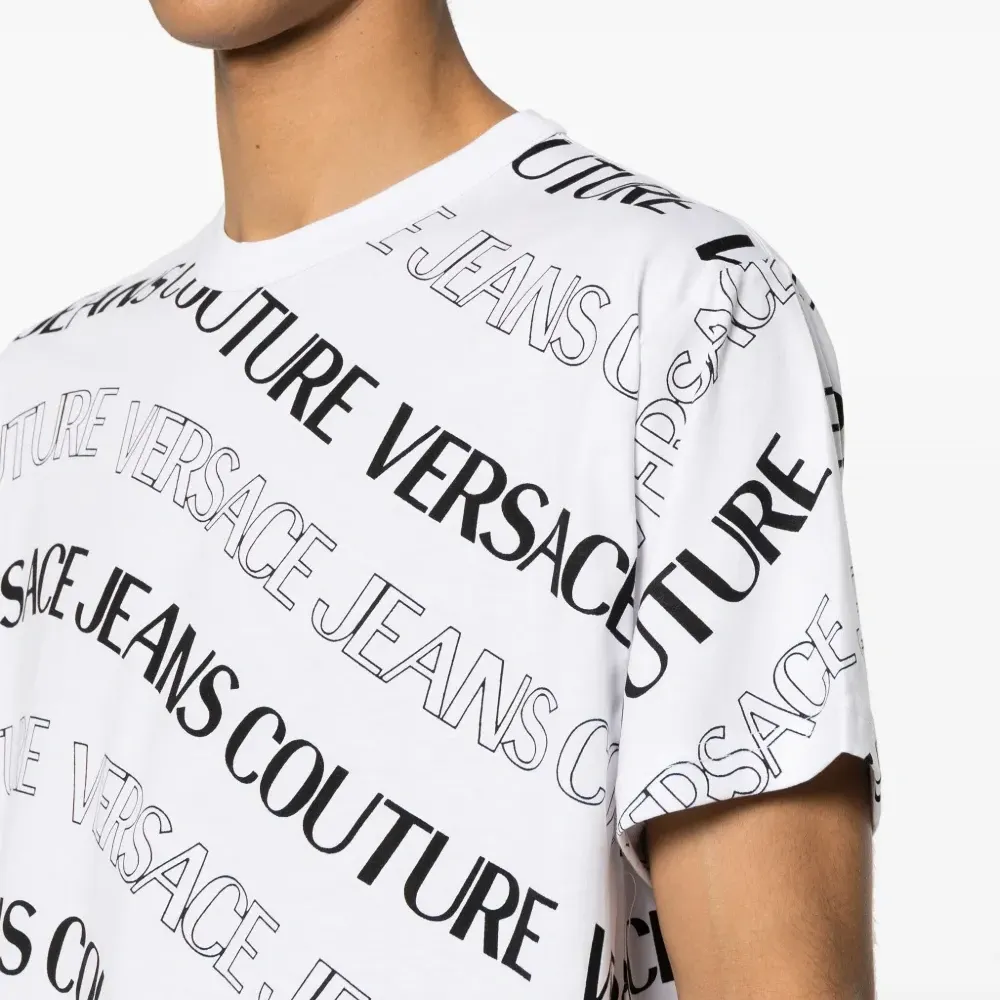 Футболка с логотипом