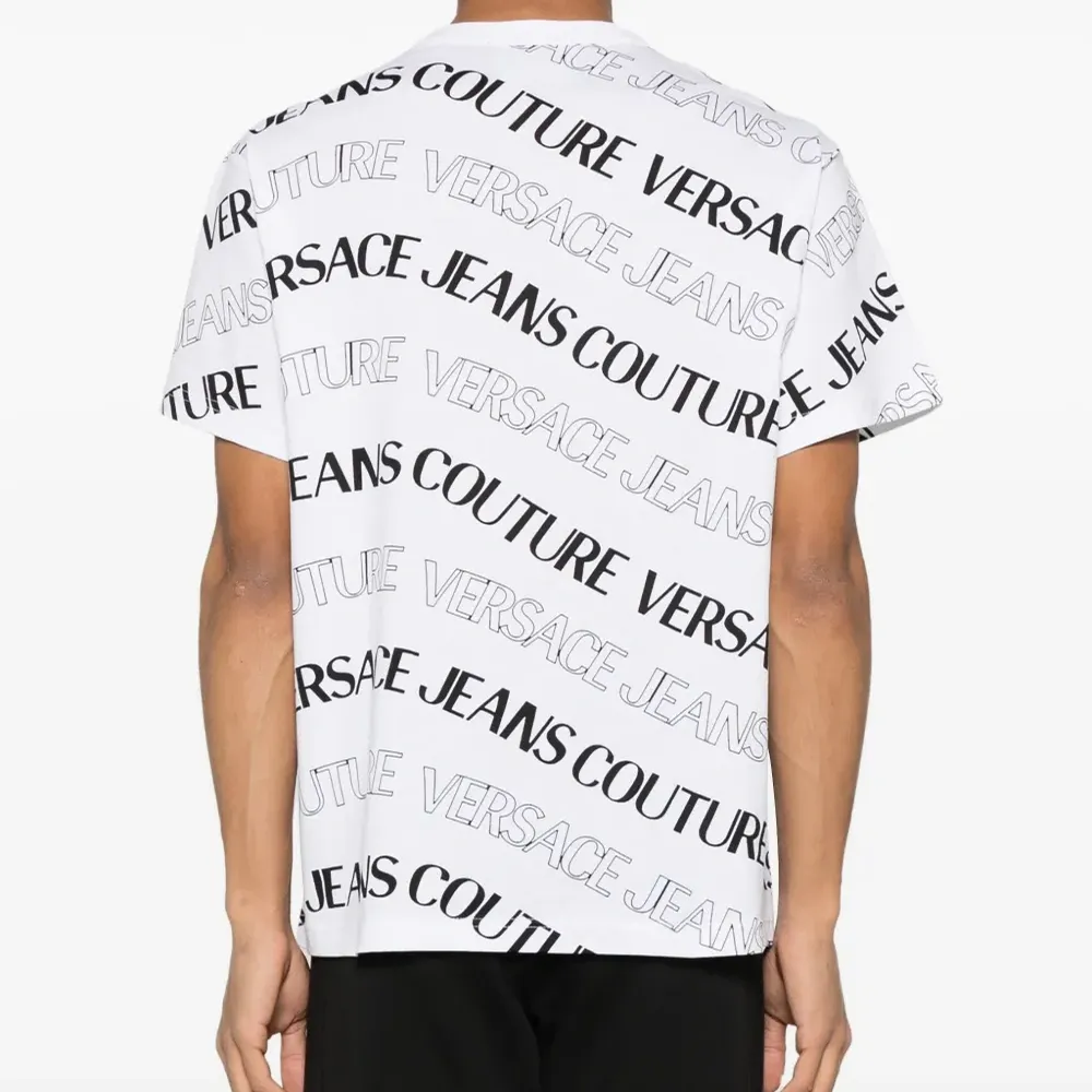 Футболка с логотипом