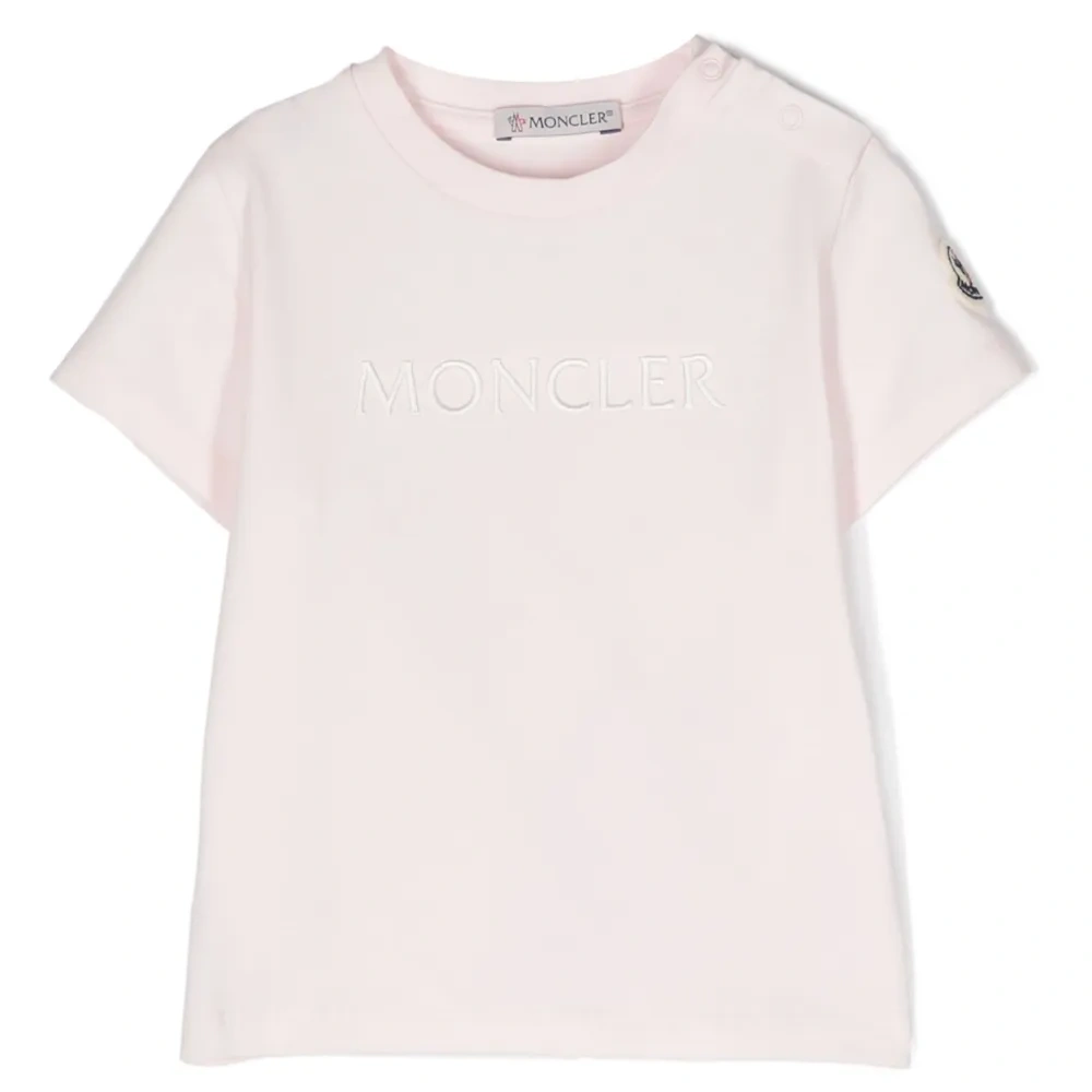 Футболка с вышитым логотипом