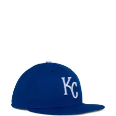 Бейсболка с вышитым логотипом