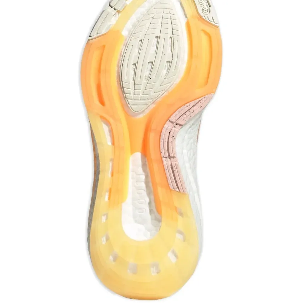 Кроссовки UltraBoost 22