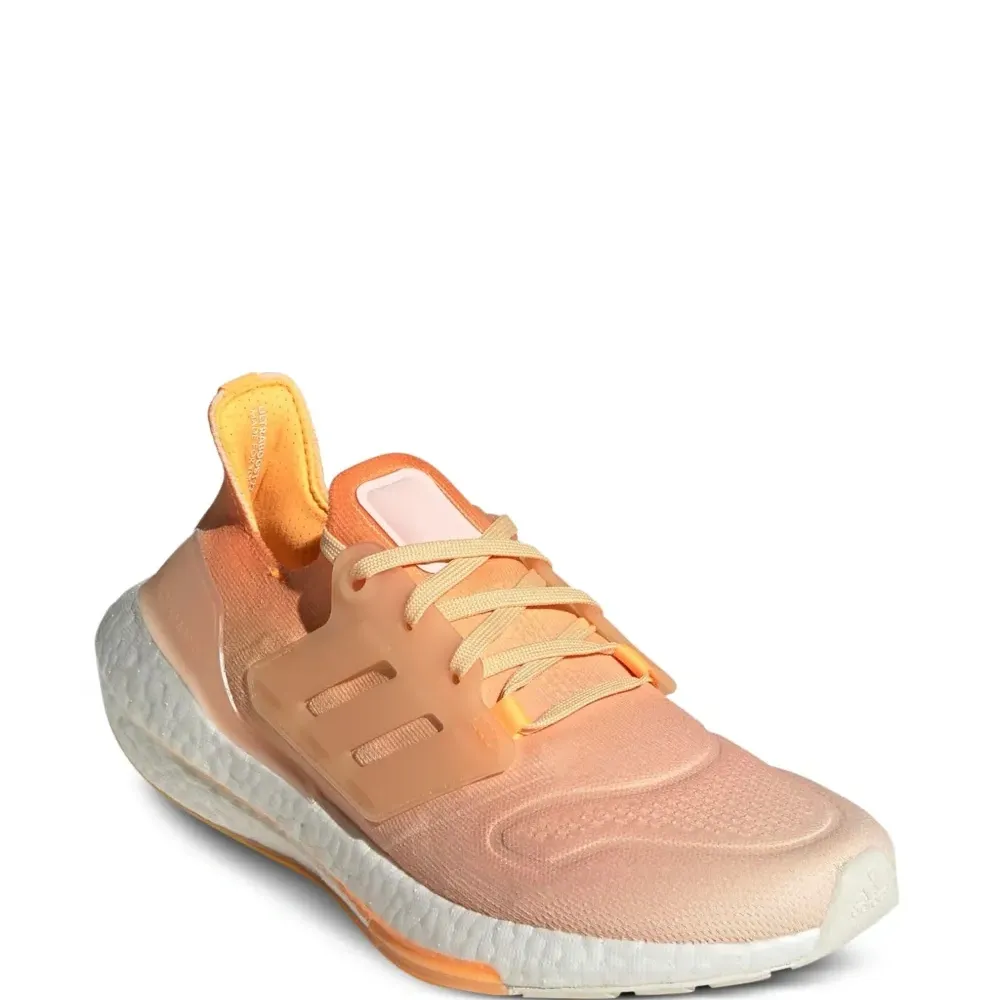 Кроссовки UltraBoost 22