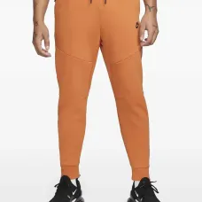 Спортивные джоггеры из технологичного флиса