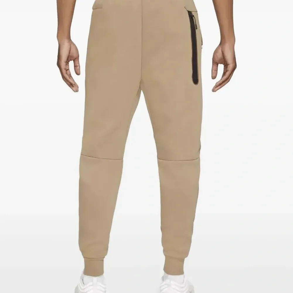 Спортивные брюки из технологичного флиса