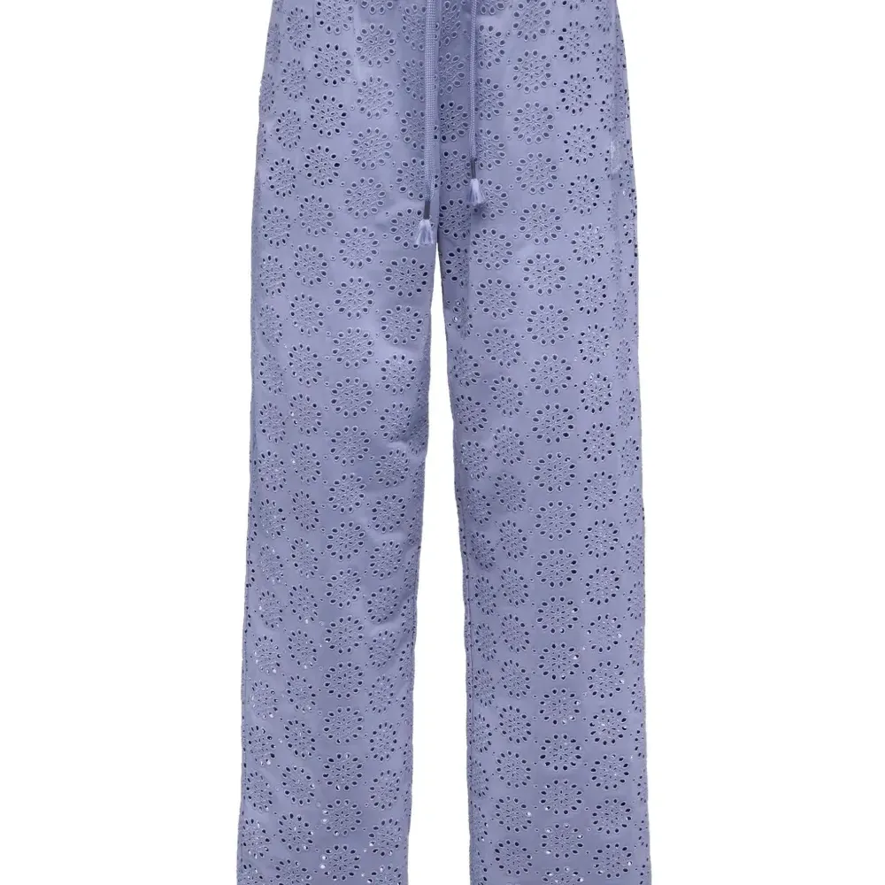 Брюки с вырезами