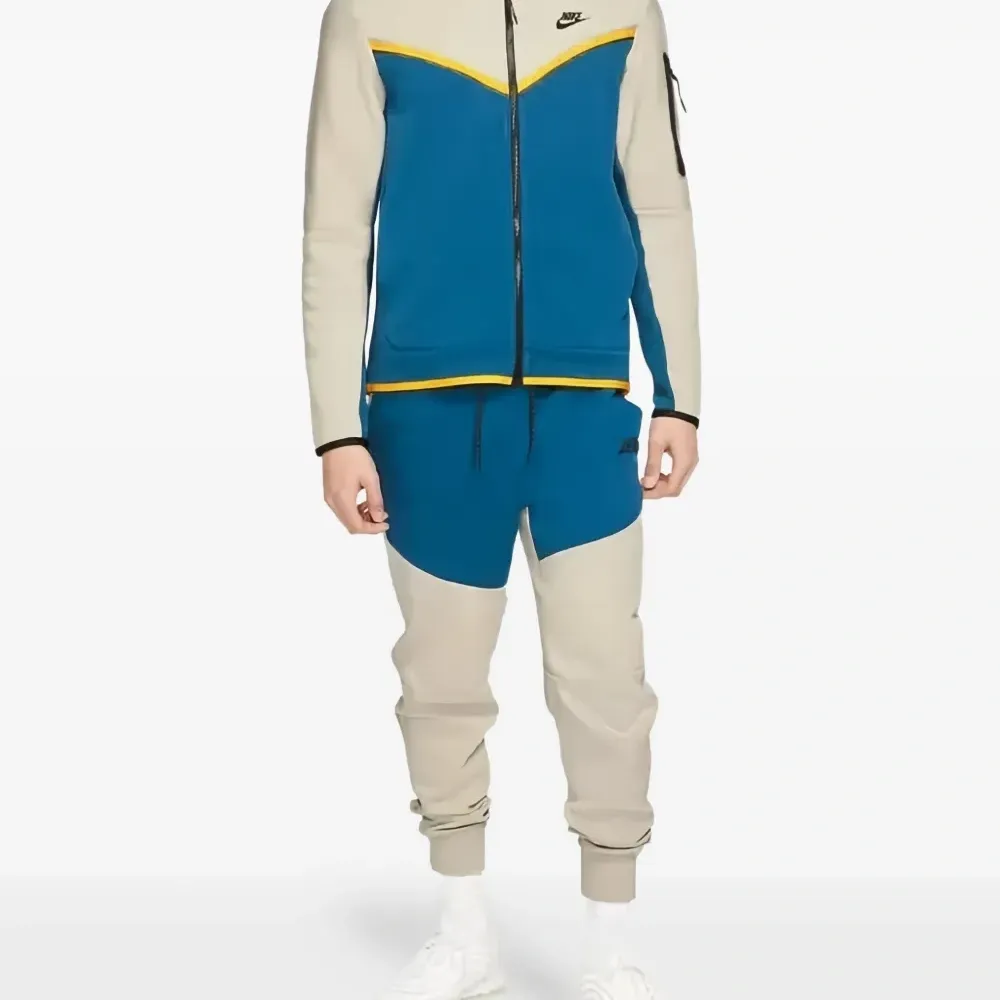 Джоггеры из технологичного флиса