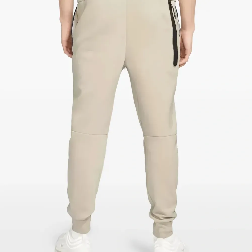 Джоггеры из технологичного флиса