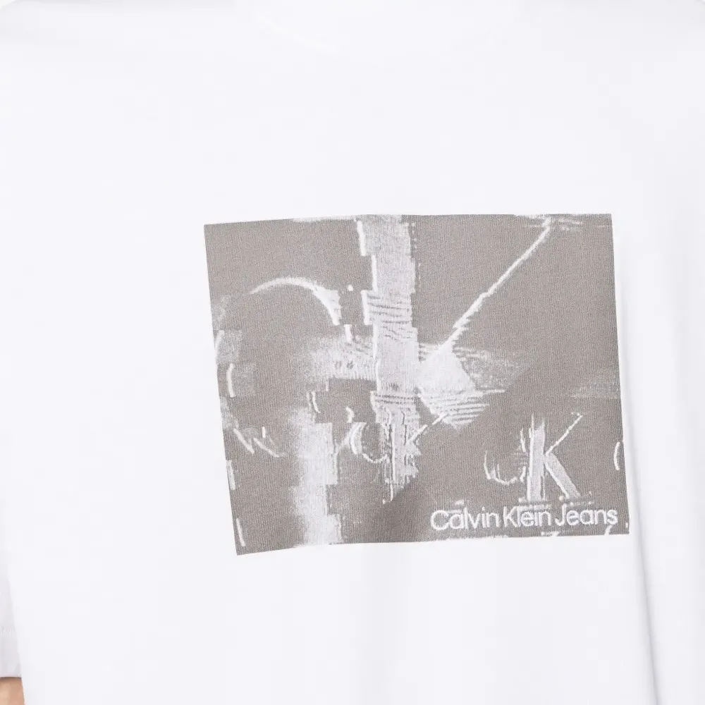 Футболка с логотипом