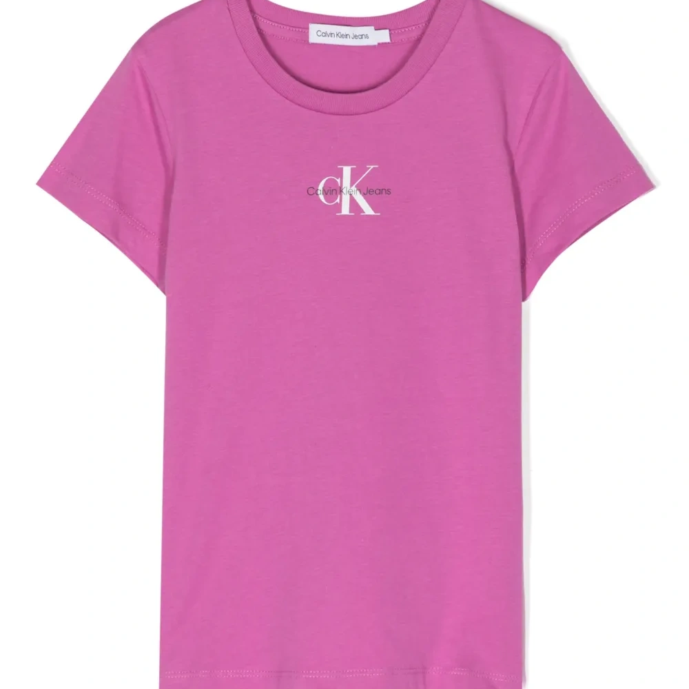 Футболка с логотипом