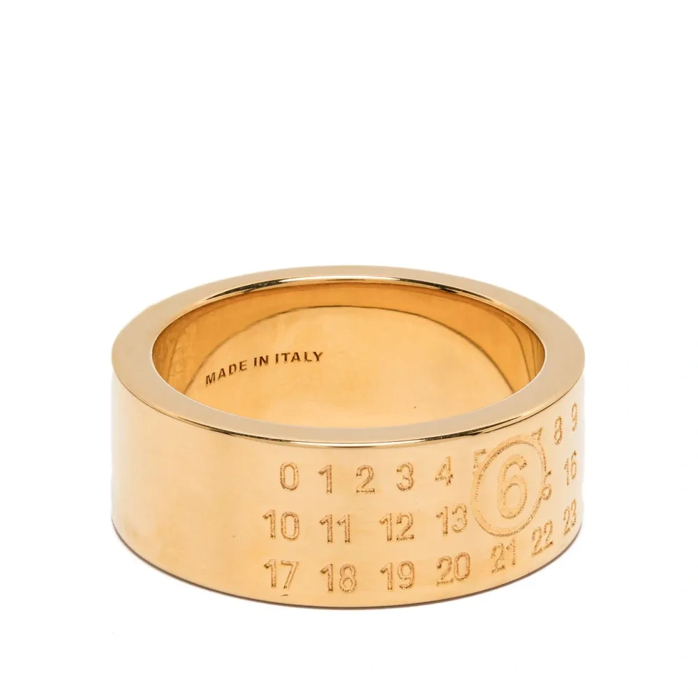 Серебряное кольцо с гравировкой