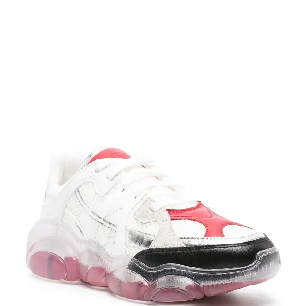 Массивные кроссовки на шнуровке Массивные кроссовки на шнуровке