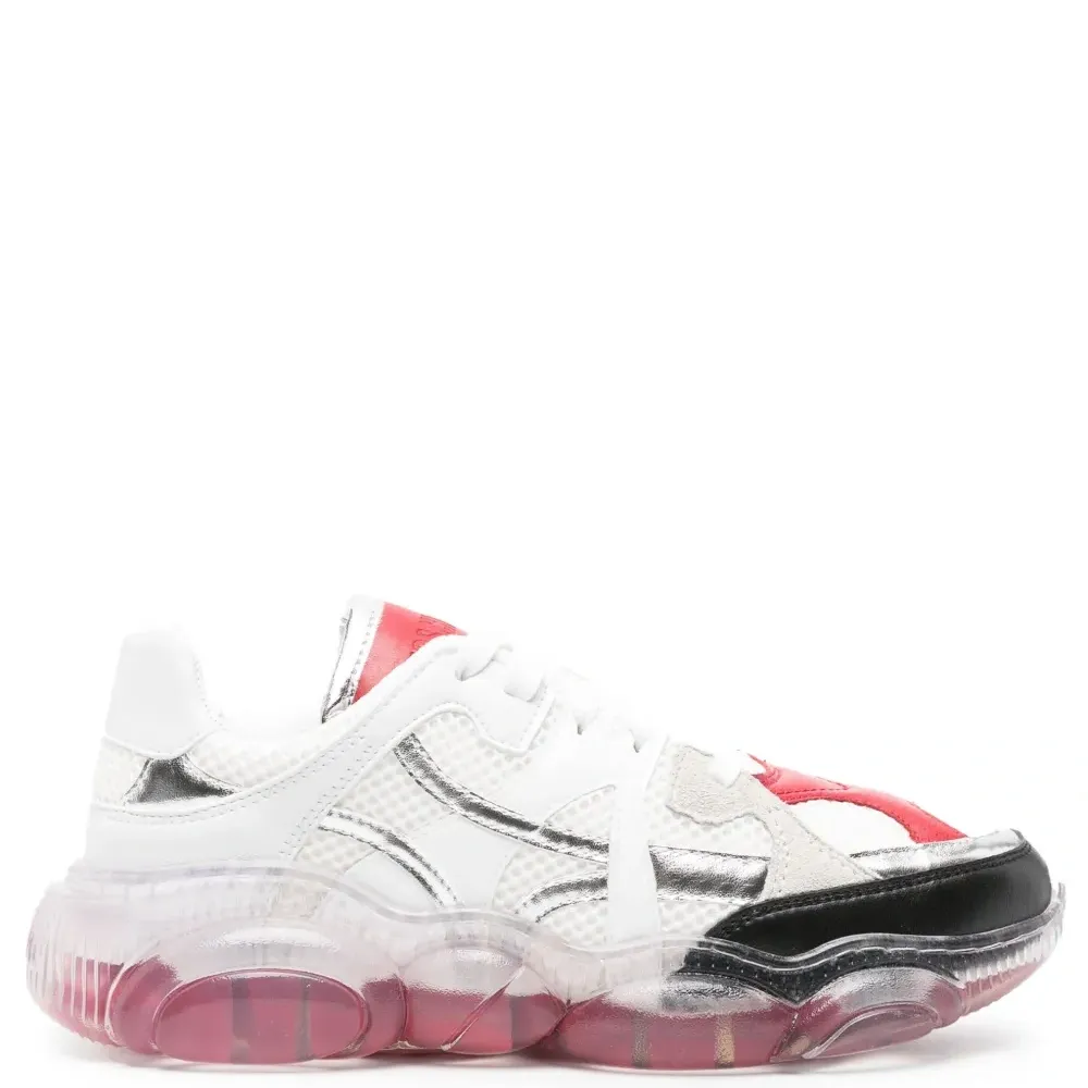 Массивные кроссовки на шнуровке Массивные кроссовки на шнуровке